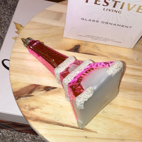 Hand Blown Glass Pink & Silver Eiffel Tower Ornament 5” New - Picture 4 of 4